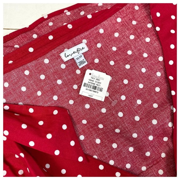 Pin up 50's Style Polka Dot Top - Picture 7 of 8